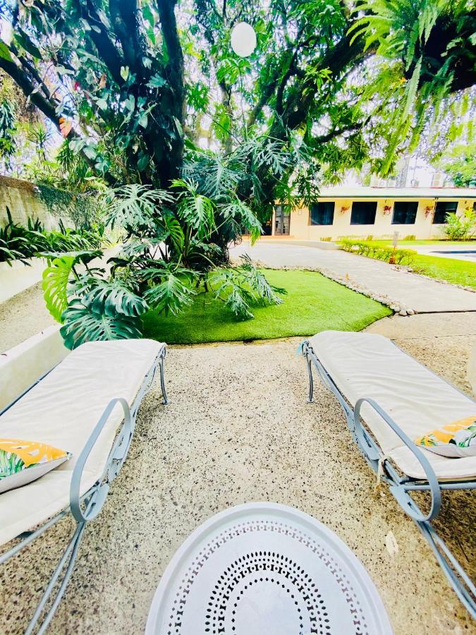 Hotel Mango Airport Río Segundo Buitenkant foto