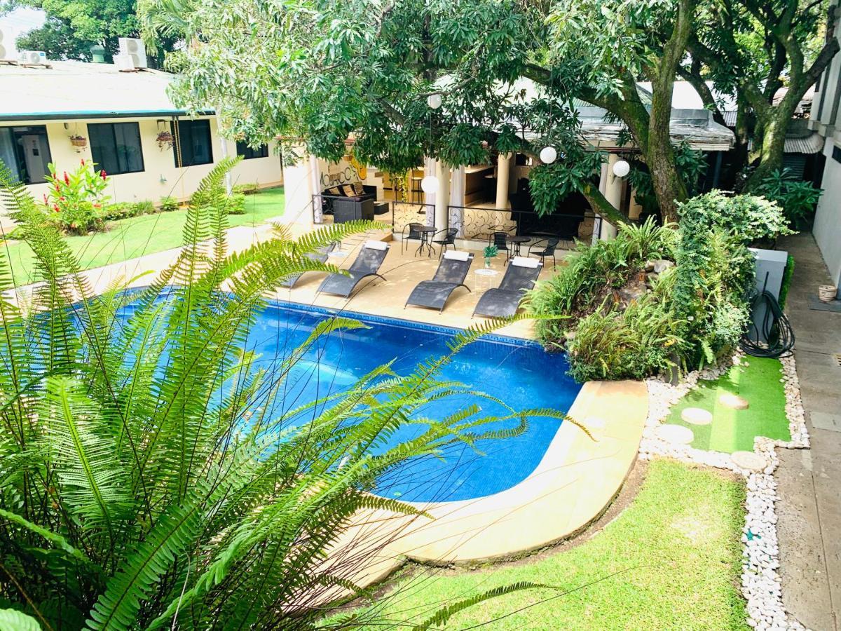 Hotel Mango Airport Río Segundo Buitenkant foto