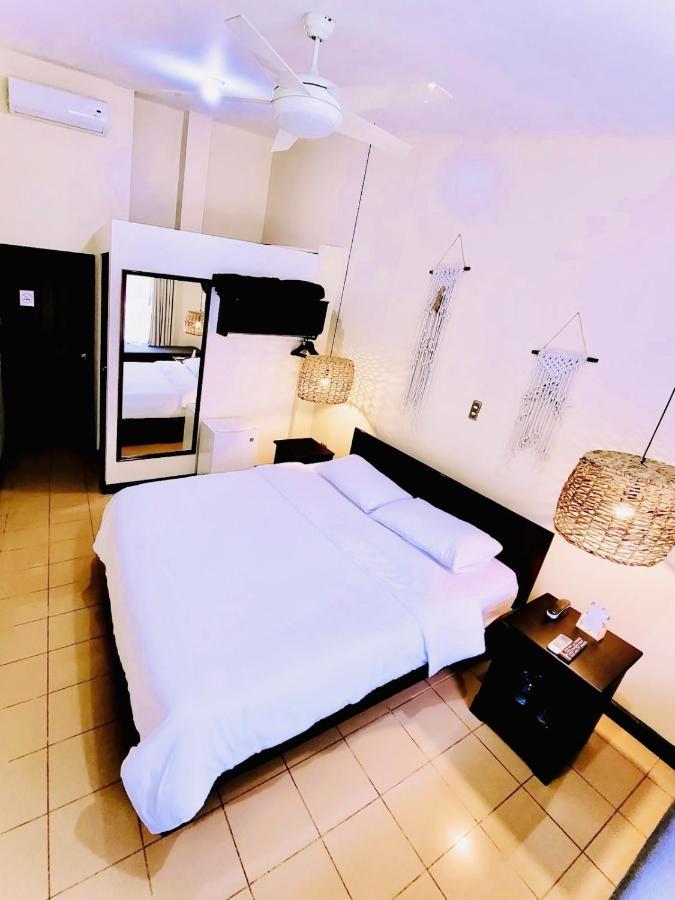 Hotel Mango Airport Río Segundo Buitenkant foto